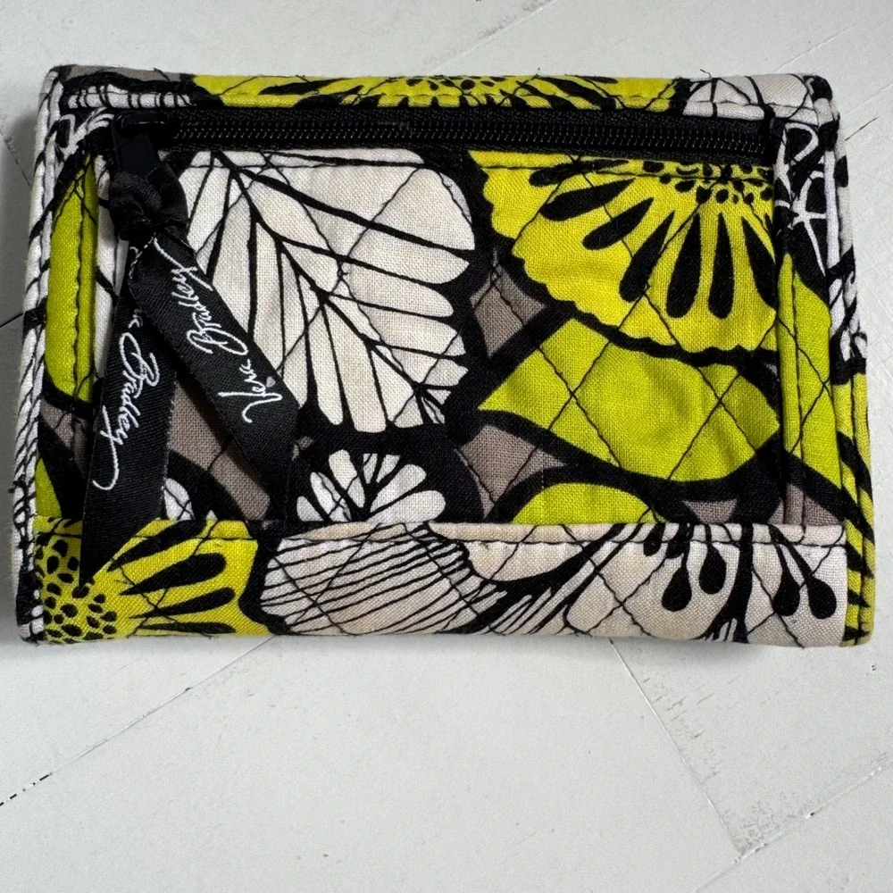 Vera Bradley Sun Valley Trifold Wallet Quilted Cotton Floral Yellow Black White - Picture 2 of 6
